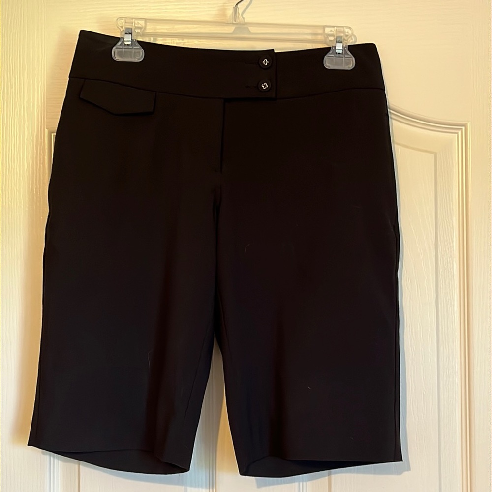 EUC. Cabi black walking shorts